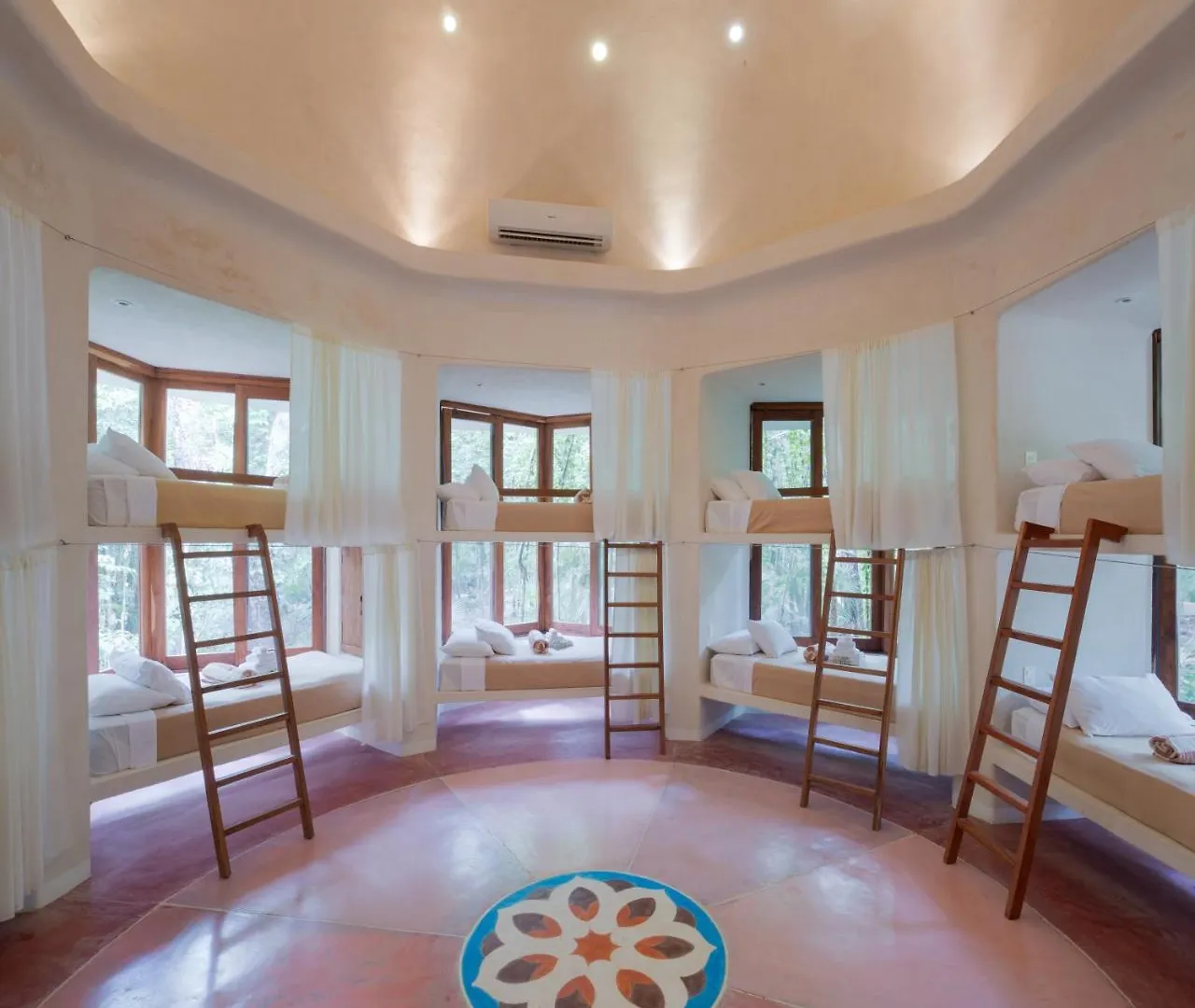 Hostel The Beehive Experience At Holistika Tulum Hotel